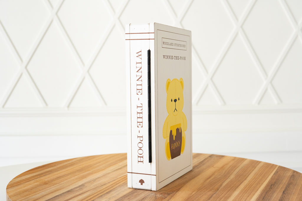 Winnie The Pooh Woodland Storybook Gift Set s/8