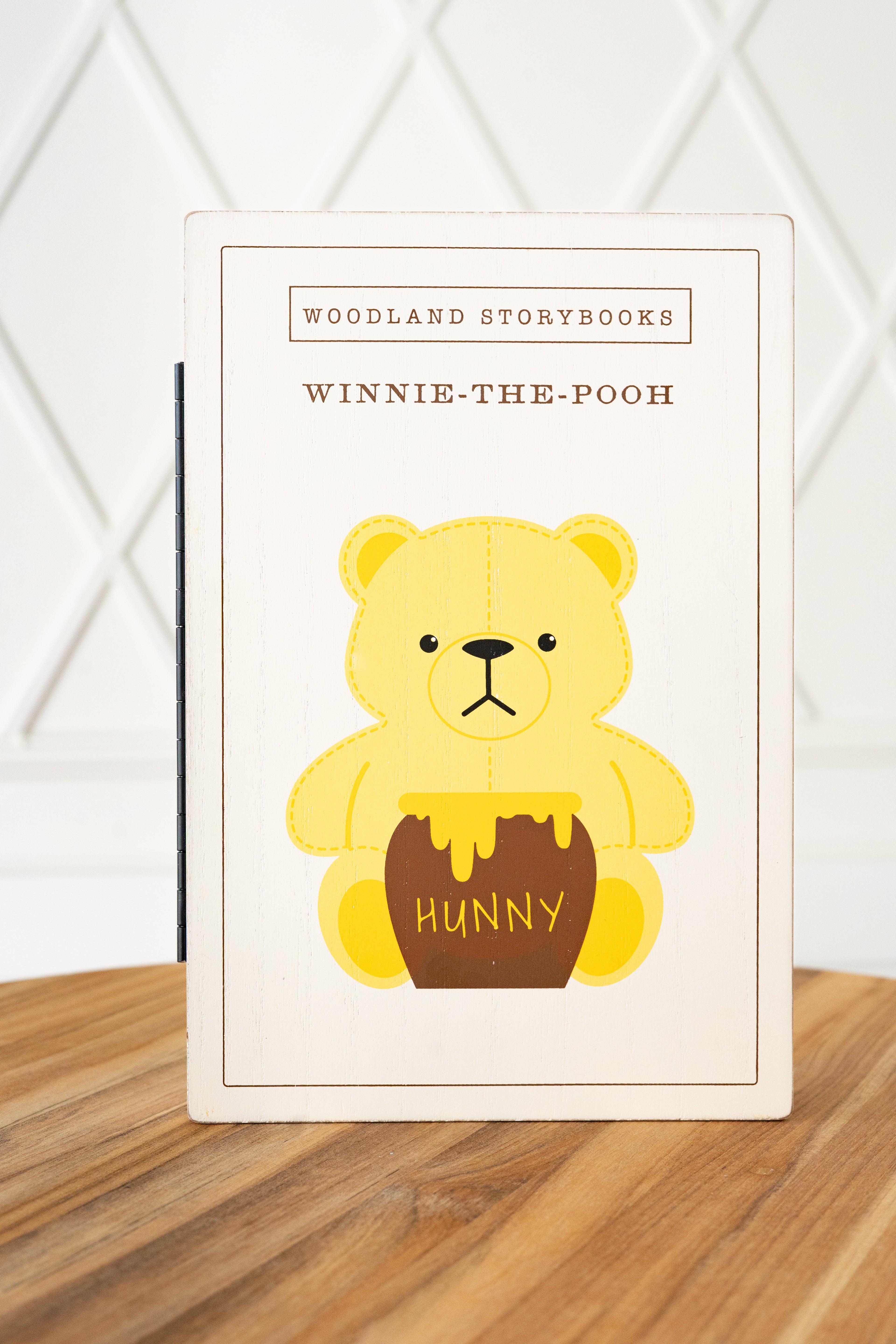 Winnie The Pooh Woodland Storybook Gift Set s/8