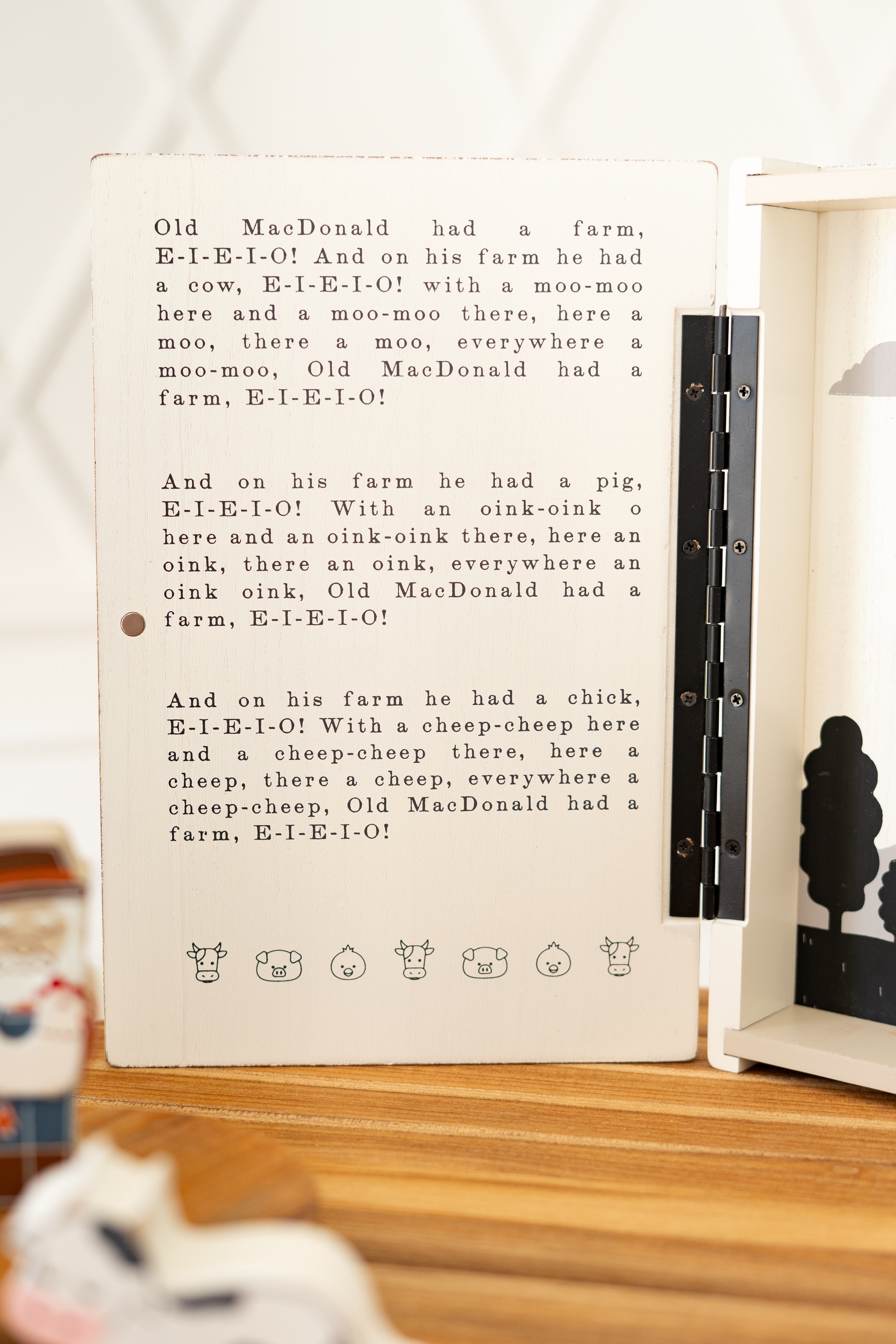 Old MacDonald Woodland Storybook Gift Set