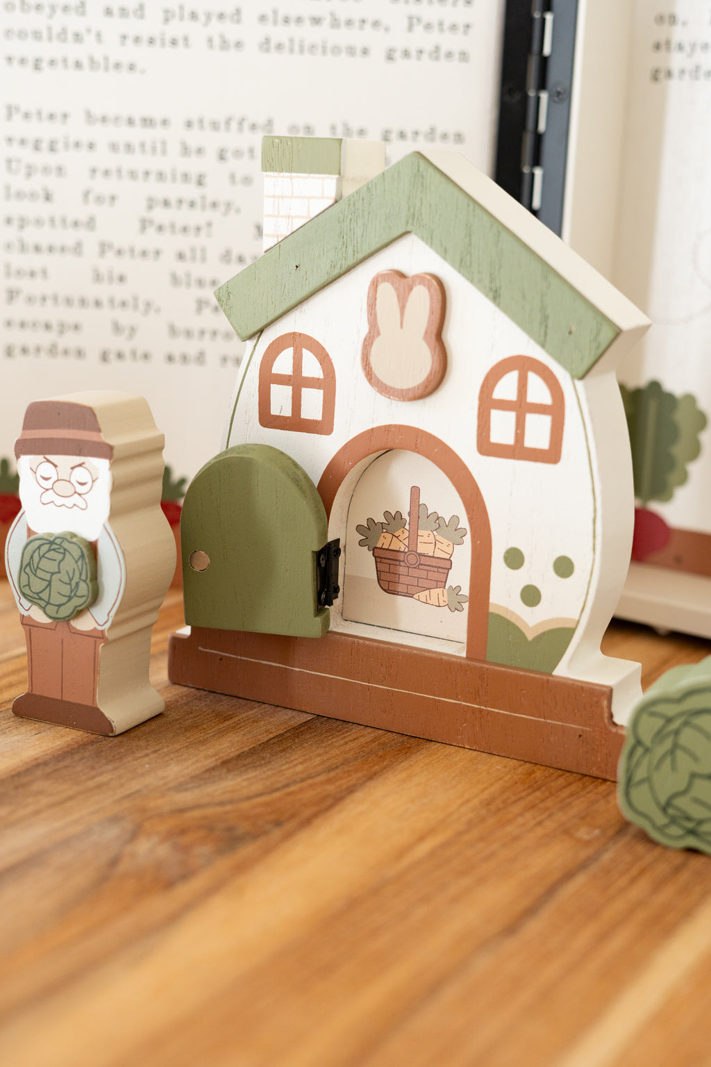 Peter Rabbit Woodland Storybook Gift Set