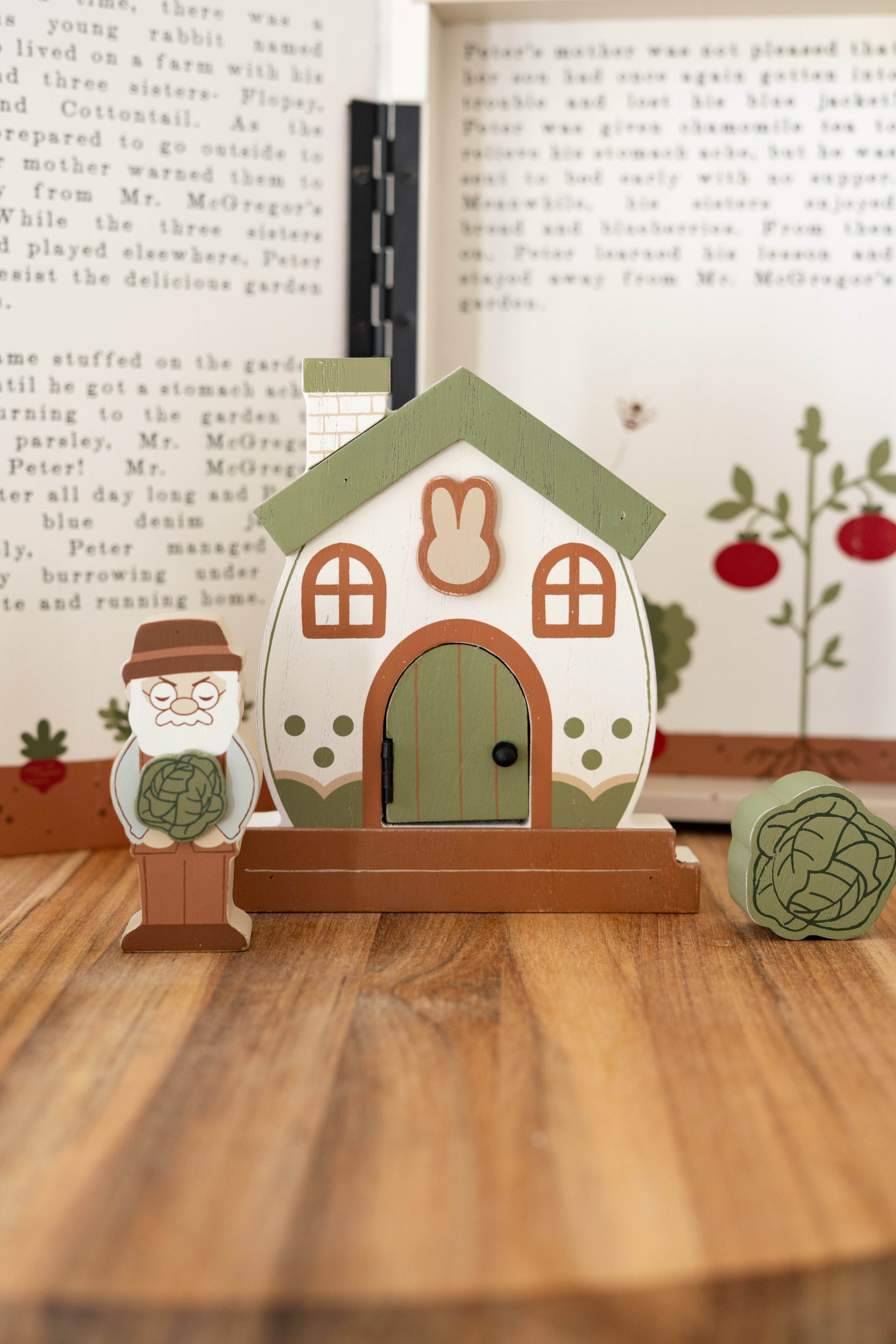 Peter Rabbit Woodland Storybook Gift Set