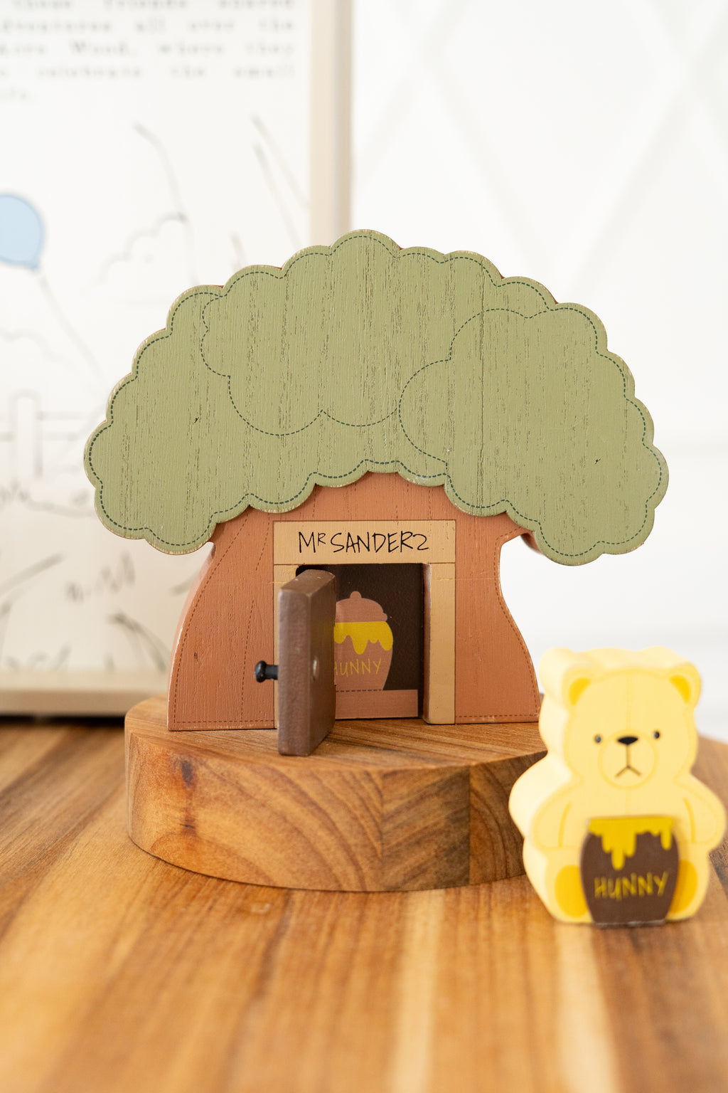 Winnie The Pooh Woodland Storybook Gift Set s/8